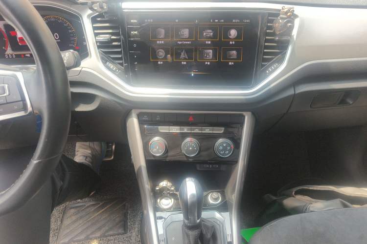 Used Volkswagen T-ROC 2022 280TSI DSG Two-Wheel Drive R-Line Pro PLUS
