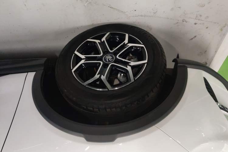 Used BYD Yuan Pro 2021 401 km Luxury Version Left Front Wheel Hub