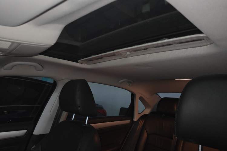 Used Volkswagen Passat 2015 1.8TSI DSG Prestige Edition Headliner