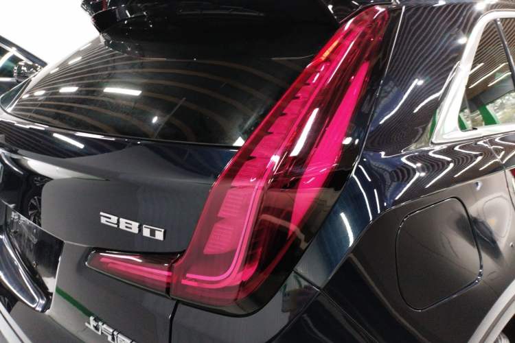 Used Cadillac XT4 2021 28T Two-Wheel Drive Tech Edition