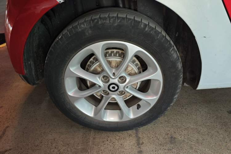 Used smart forfour 2018 1.0L 52 kW Dynamic Edition Exterior 5