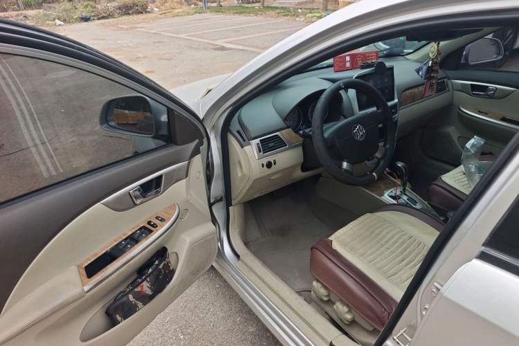 Used Buick Excelle 2015 1.5L Automatic Classic Model
