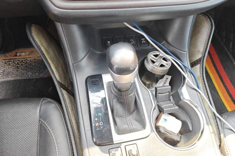 Used Toyota Highlander 2018 2.0T Four-Wheel Drive Luxury Version 7 Seats China VI Standard Gear Lever