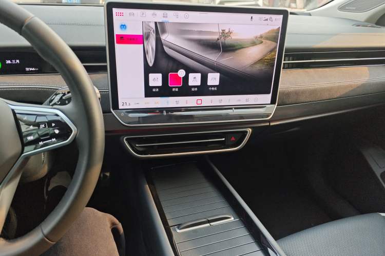 Used Volkswagen ID.7 VIZZION 2024 PRO Model Audio And AC Panel