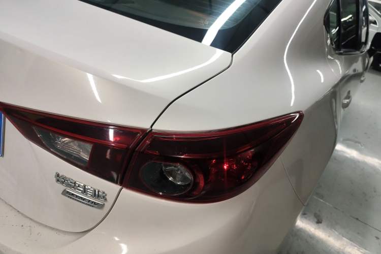 Used Mazda 3 Axela 2014 Sedan 1.5L Automatic Luxury Model Right Rear Taillight