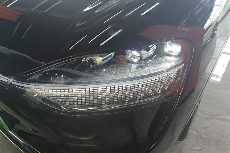 Used Hima AITO M9 2025 Extended-Range Ultra Version 52 kWh 6-Seater Left Front Headlight