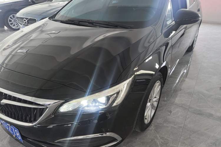 Used Buick Verano 2019 Sedan 20T Dual-Clutch Leading Model Left Front Headlight