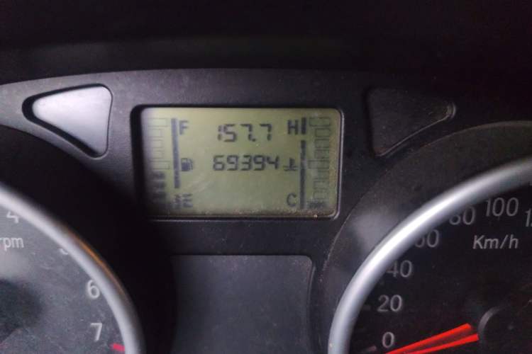 Used Jinbei Zhishang S30 2014 1.5L Manual Luxury Model Odometer Close Up