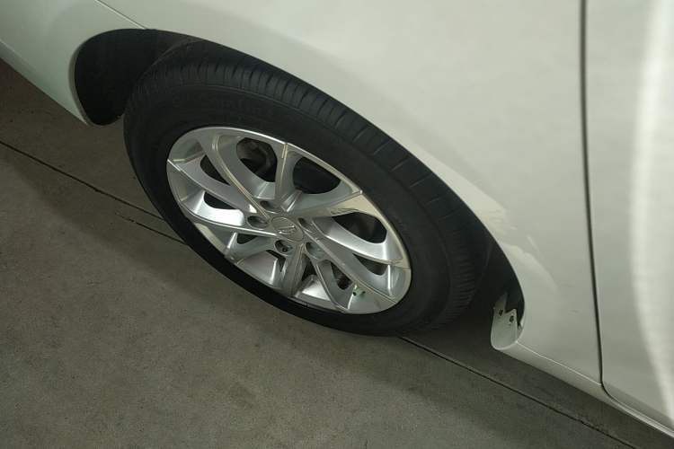 Used Geely Auto Emgrand 2021 UP 1.5L CVT Luxury Model Right Rear Wheel Hub