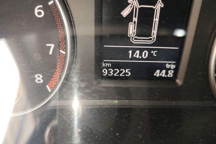 Used Volkswagen Sharan 2016 280TSI Enjoyment Model 7-Seater Odometer Close Up