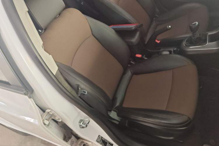 Used Chevrolet Cruze 2013 Hatchback 1.6L Manual Luxury Model
