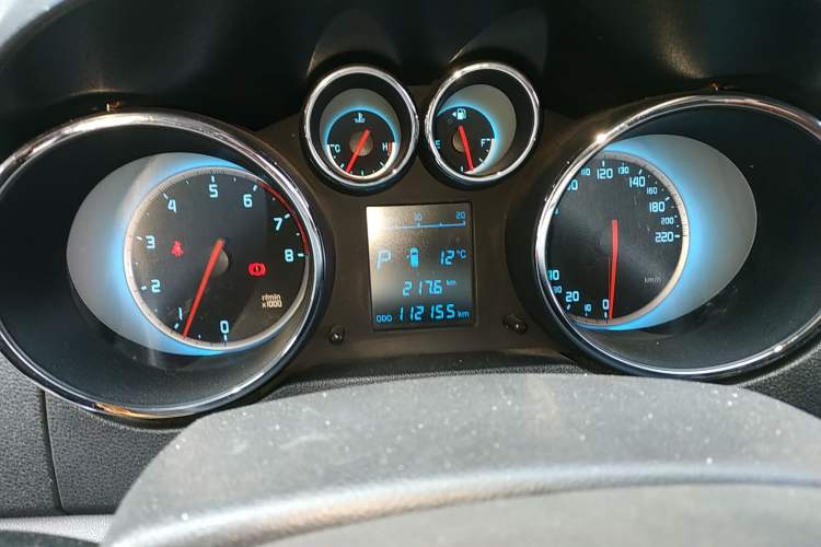 Used CHANGAN CS35 2015 1.6L Automatic Luxury Model China IV Standard
