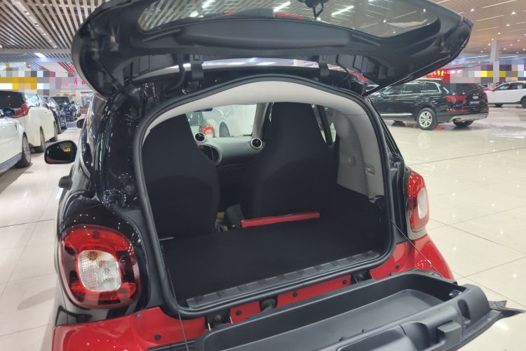 Used smart fortwo 2015 1.0L 52 kW hardtop Dynamic version
