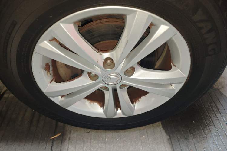 Used HYOSOW S3 2016 S3L 1.5L Manual Prestige Edition Right Front Wheel Hub