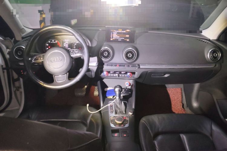 Used Audi A3 2014 Sportback 35 TFSI Automatic Comfort Model Center Console