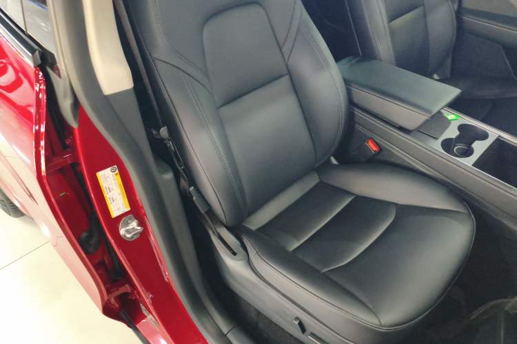 Used Tesla Model Y 2022 Long-Range All-Wheel-Drive Version