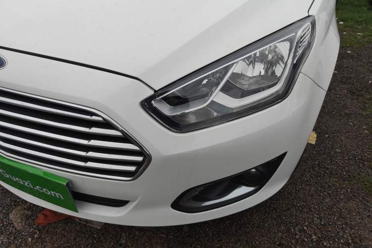 Used Ford Escort 2015 1.5L Automatic Fashion Model Left Front Headlight