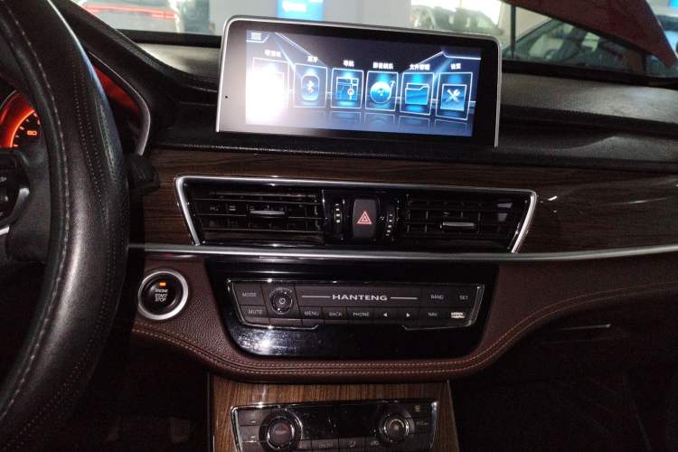 Used Hanteng X5 2018 1.5T CVT Luxury Edition Audio And AC Panel