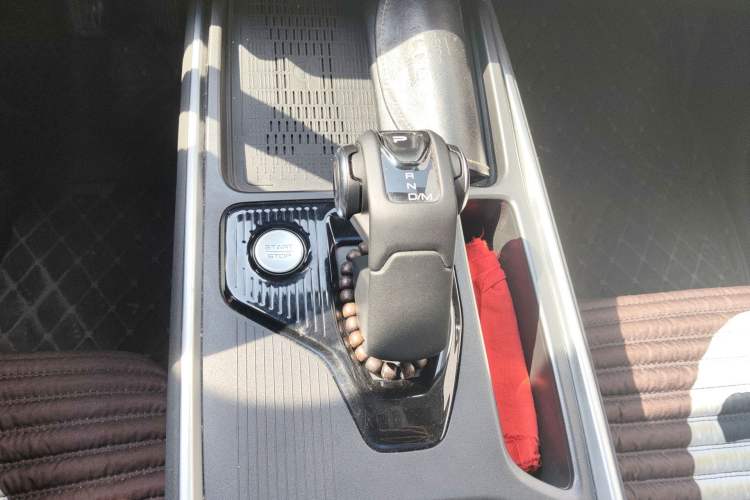 Used Haval X DOG 2022 1.5T DCT Two-Wheel Drive Trendy & Cool Edition Gear Lever