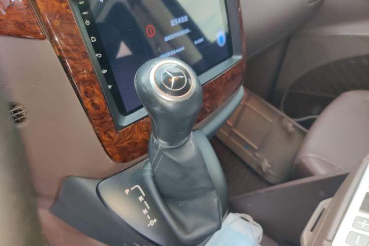 Used Mercedes-Benz Viano 2013 3.0L Comfort Edition Gear Lever