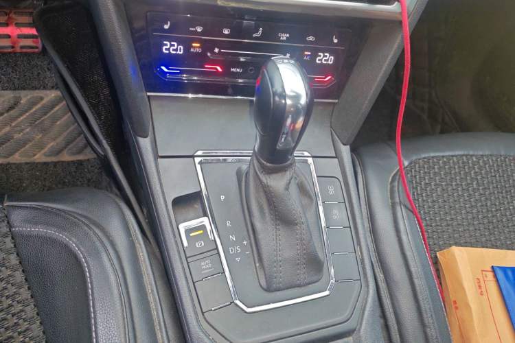 Used Volkswagen Lamando 2018 230TSI DSG Fashion Edition Gear Lever