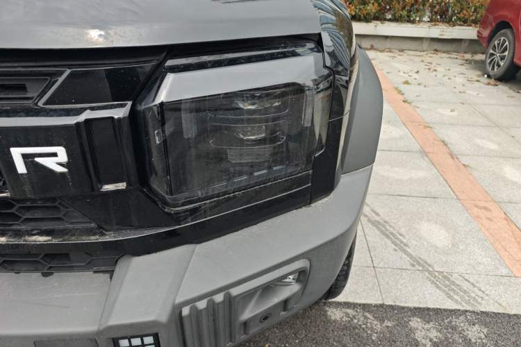 Used JETOUR Traveler 2023 2.0T All-Wheel-Drive CrossPRO Left Front Headlight