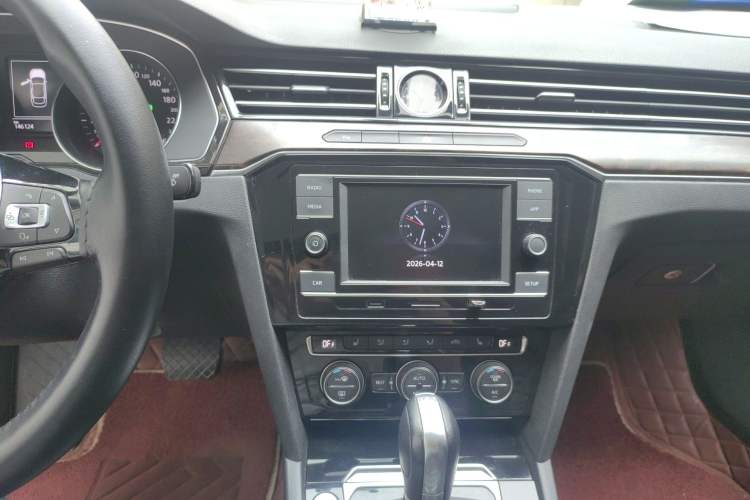 Used Volkswagen Magotan 2018 Facelift 380TSI DSG Luxury Version Audio And AC Panel