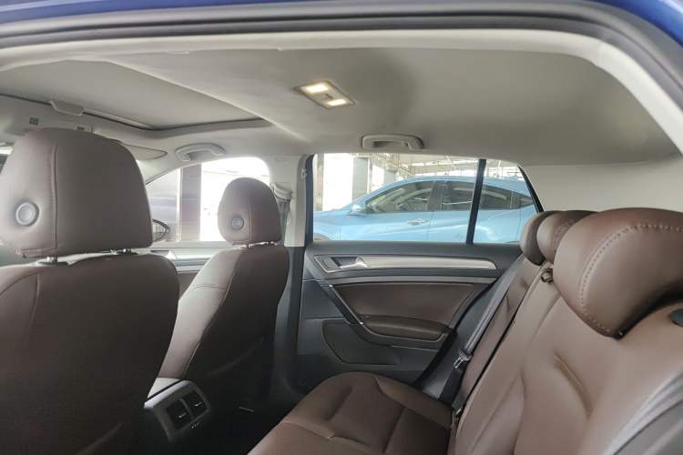 Used Volkswagen Golf 2014 1.4TSI Automatic Comfort Model Headliner