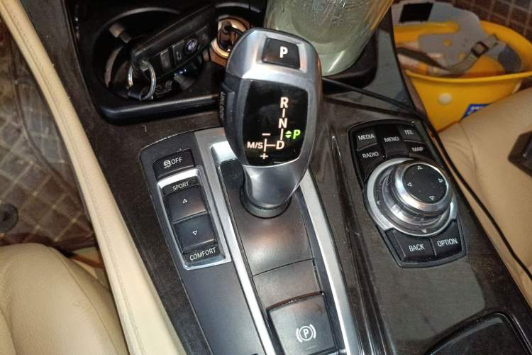 Used BMW 5 Series 2013 525Li Leading Model
