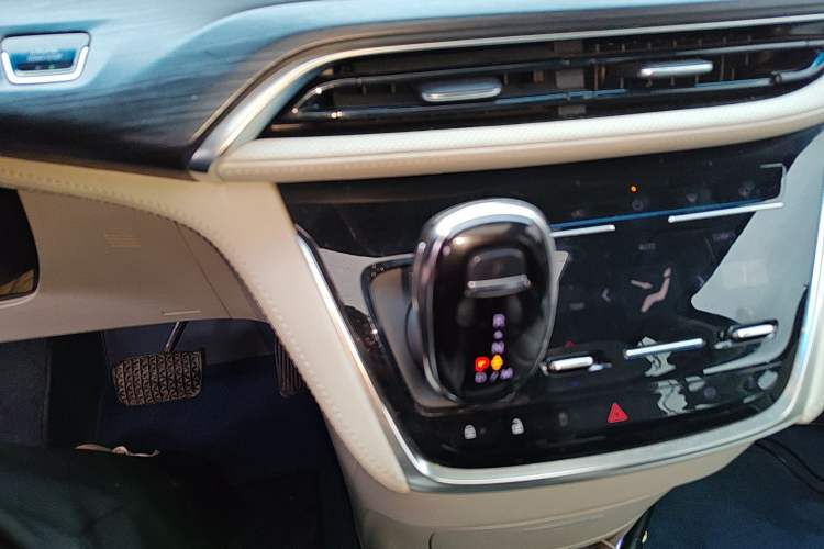 Used Buick GL8 2023 ES Lu Zun Comfort Model