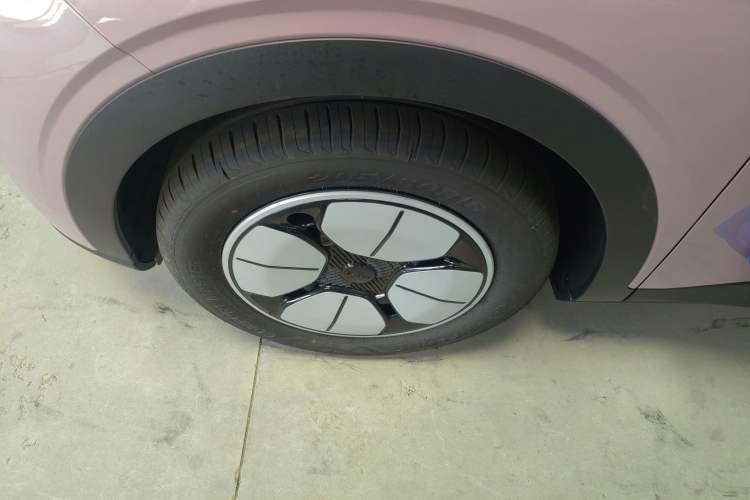 Used Geely Galaxy Geome 2026 Model 310km Youth Edition Left Front Wheel Hub