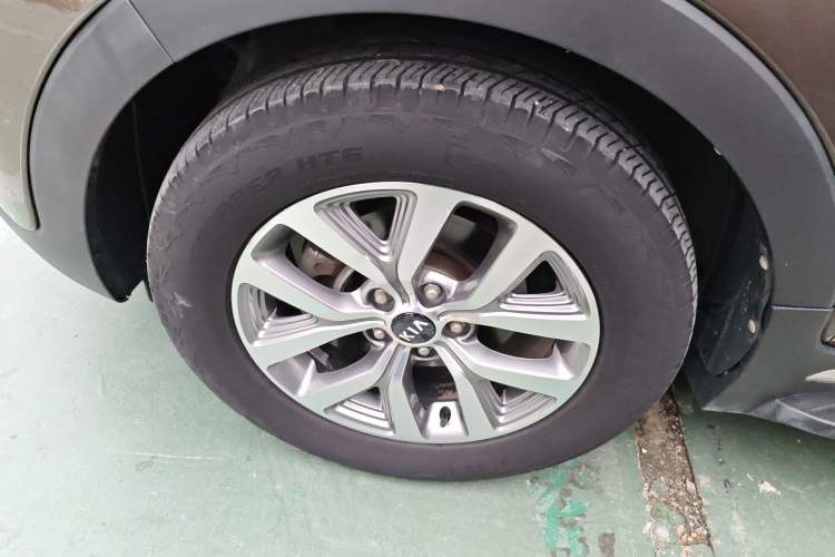Used Kia Sportage R 2015 2.0L Automatic Two-Wheel Drive GLS Left Front Wheel Hub