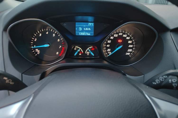 Used Ford Focus 2012 Hatchback 1.6L Manual Fashion Edition
