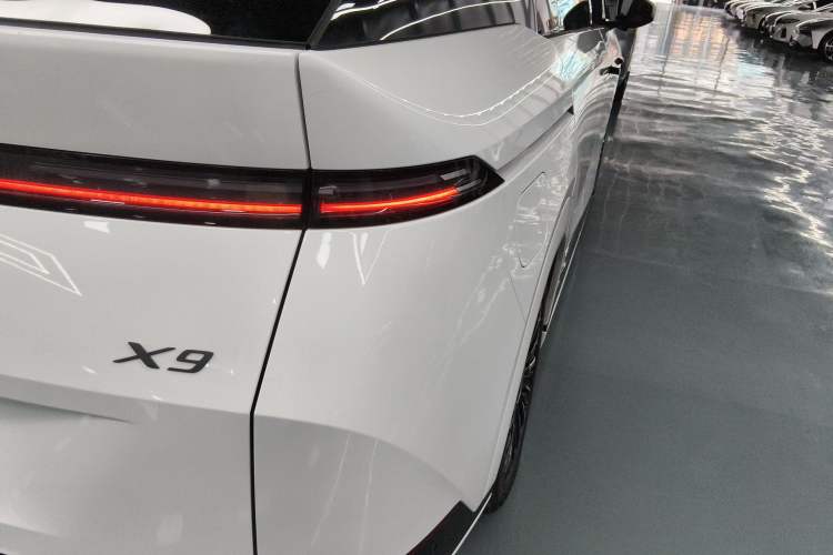 Used XPeng X9 2025 740 Ultra-Long Range Max