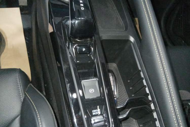 Used Geely Auto Coolray 2025 Bin Yue L 1.5TD DCT Star Diamond
