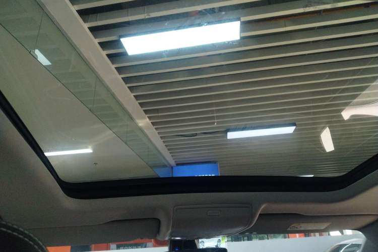 Used Volkswagen Tiguan L 2024 330TSI Automatic Two-Wheel Drive R-Line Enhanced Edition Headliner