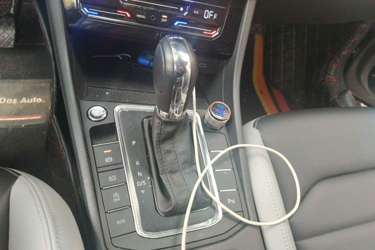 Used Volkswagen Bora 2023 280TSI DSG Prestige Edition Gear Lever