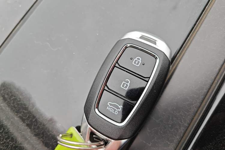 Used Hyundai Elantra 2022 1.5L CVT LUX Prestige Edition
