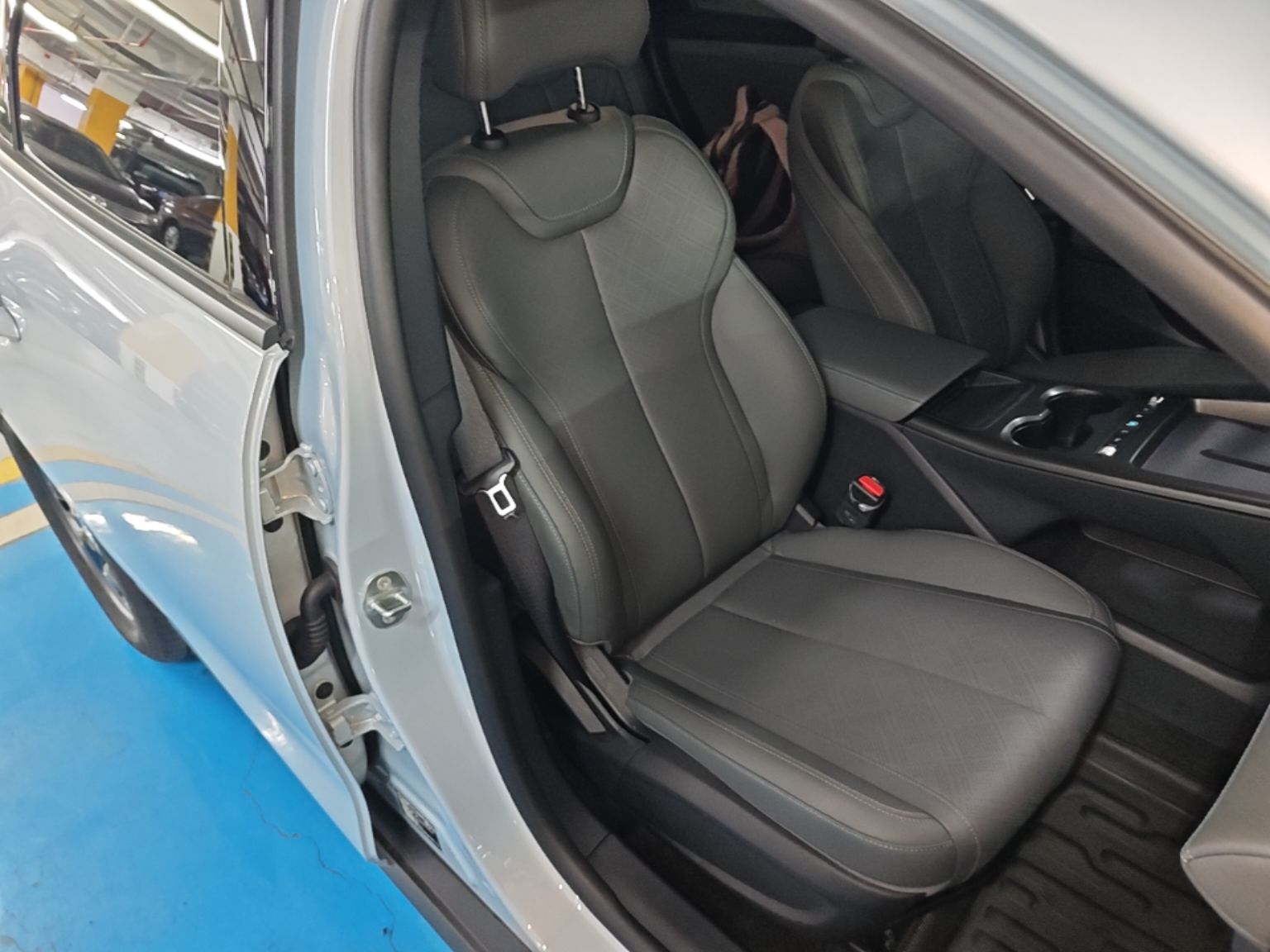 BYD Qin PLUS 2026 DM-i 128KM Progressive Model — снимка 19