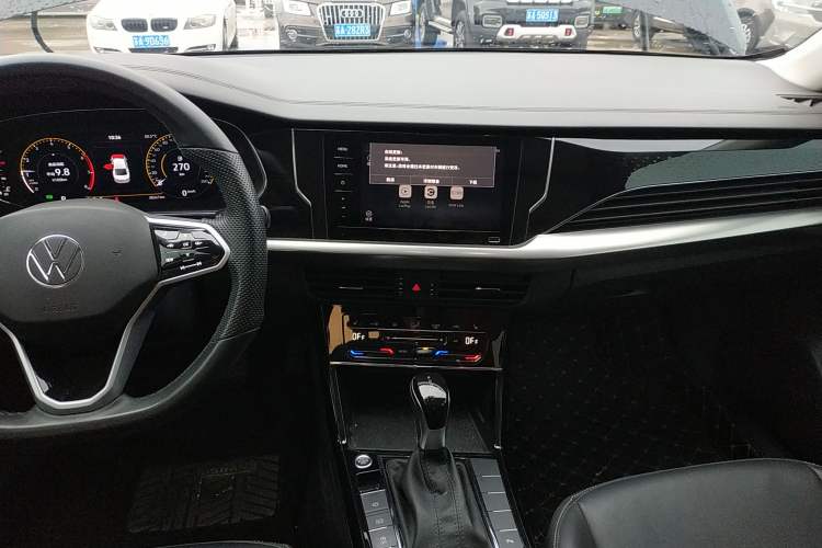 Used Volkswagen Passat 2023 Revised 330TSI Elite Edition Audio And AC Panel