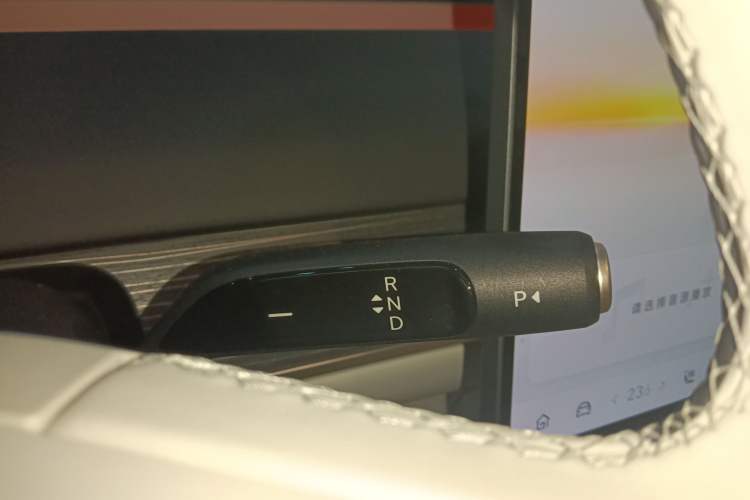 Used ONVO L60 2024 60 kWh Rear-Drive Version Gear Lever