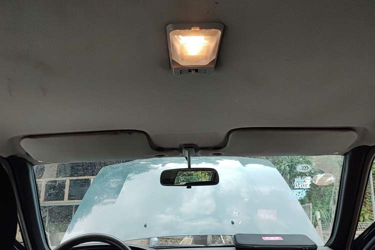 Used Isuzu Pickup 2009 2.8T Two-Wheel-Drive Base Pickup Truck with 4JB1-TCT Engine
