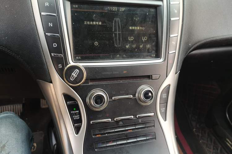 Used Lincoln MKX 2015 2.0T Two-Wheel Drive Deluxe Edition
