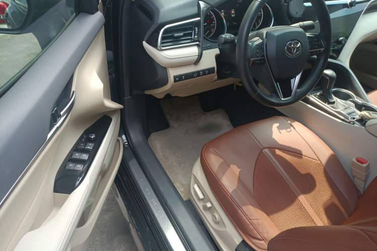 Used Toyota Camry 2019 2.5G Luxury Edition China VI Standard
