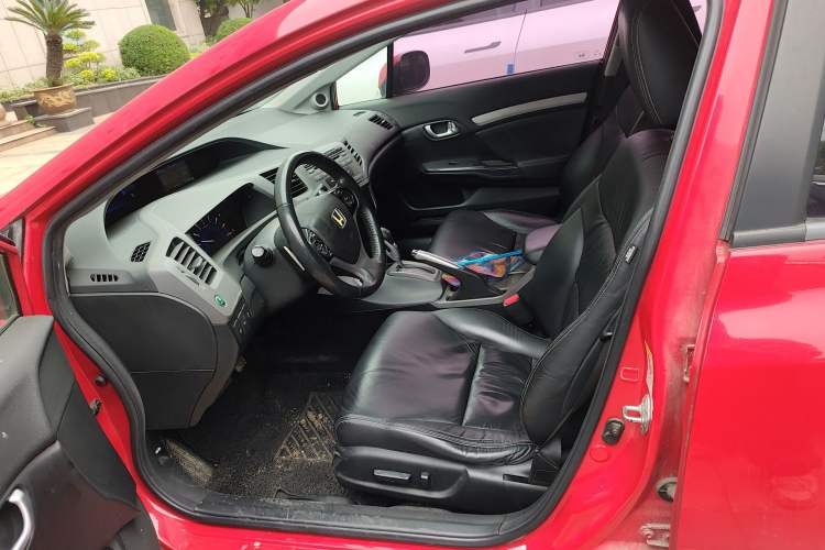 Used Honda Civic 2012 1.8L automatic luxury edition Left Front Seat