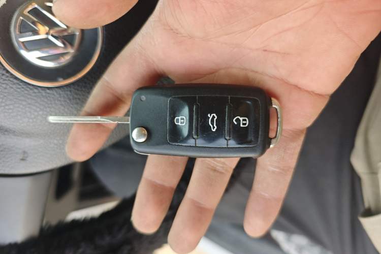 Used Volkswagen Lavida 2013 Revised Classic 1.6L Automatic Fashion Edition
