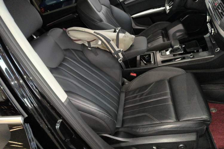 Used Audi Q5L 2022 40T Luxury Dynamic Model
