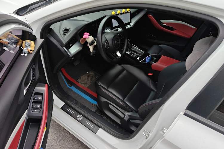 Used MG 5 2022 180 DVVT CVT Youth Luxury Edition Driver Seat