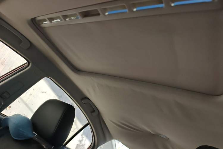 Used Roewe 350 2012 1.5L Manual New Year Special Value Edition Headliner