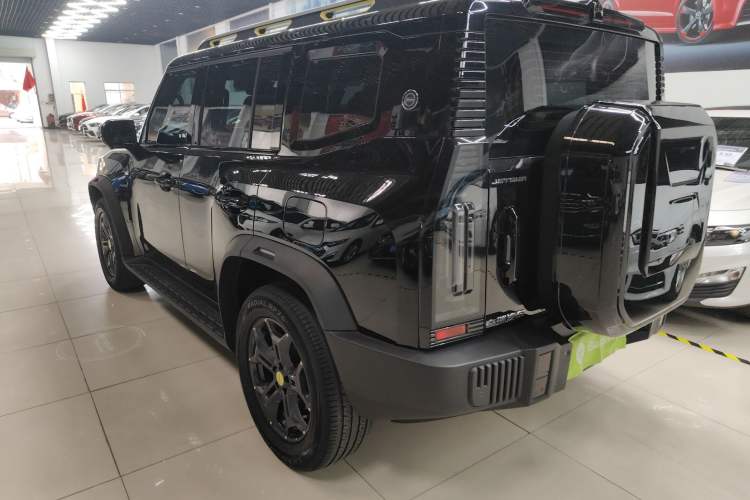 Used JETOUR Traveler 2023 2.0T All-Wheel-Drive CrossPRO Exterior 2